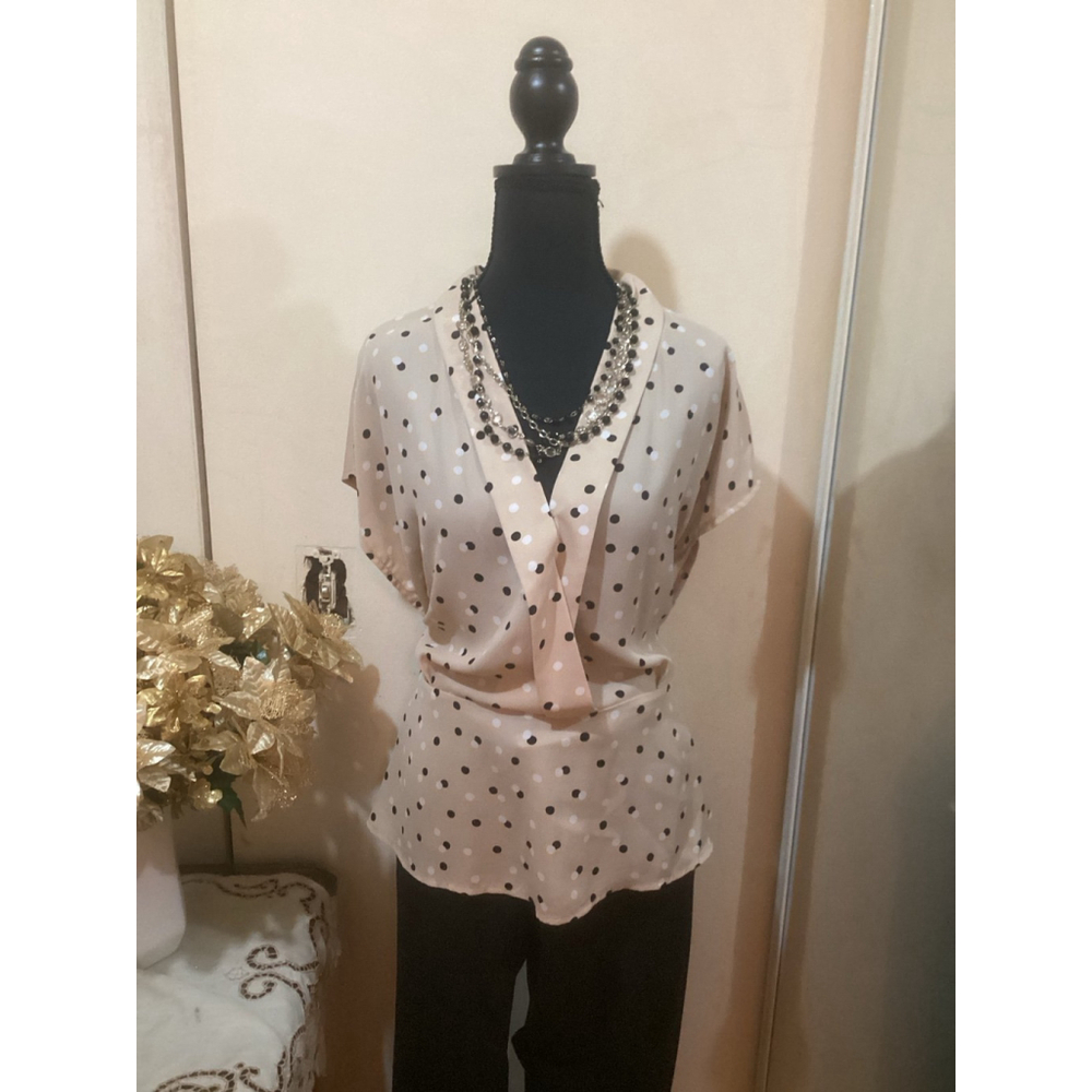 NWT ANN TAYLOR Women’s Dressy Summer Polka Dot Blouse! - Picture 3 of 4